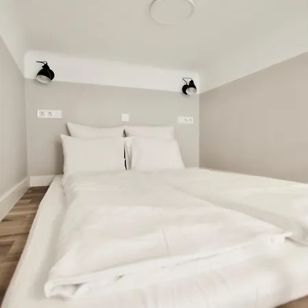 Mini By Hi5 Apartments- Center *